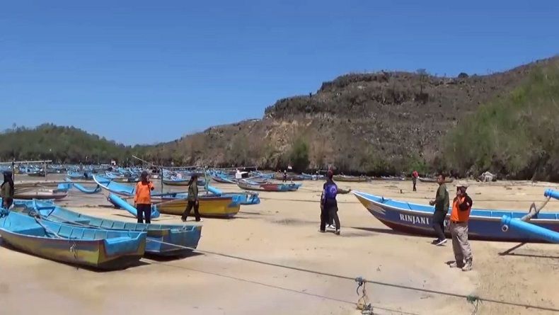 Gelombang Tinggi, Nelayan di Bintan Kepri Sebulan Tak Melaut