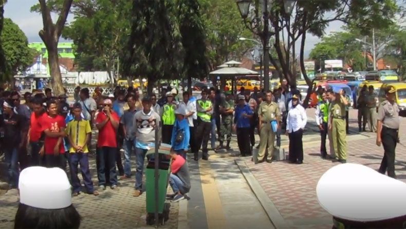 Tolak Angkutan Online, Sopir Angkot di Purworejo Mogok Massal 