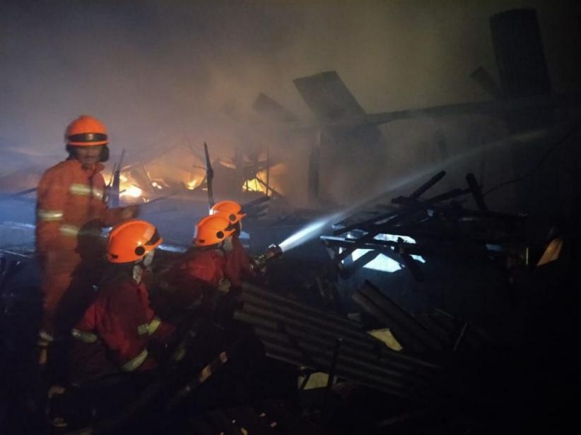 20 Unit Damkar Berhasil Padamkan Kebakaran Pasar Induk Gedebage