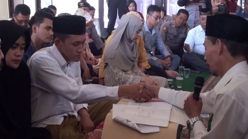 Penuh Haru, Sejoli Tersangka Kasus Bayi Tewas dalam Jok Motor Menikah