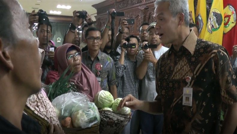 Baru Sehari Bertugas, Ganjar Langsung Disambati Petani Boyolali