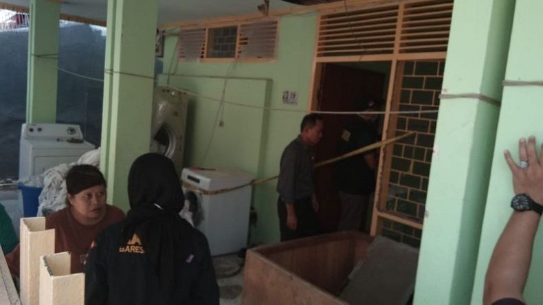 Tabung Setrika Uap Meledak dan Terpental Menembus Rumah Warga, 1 Tewas