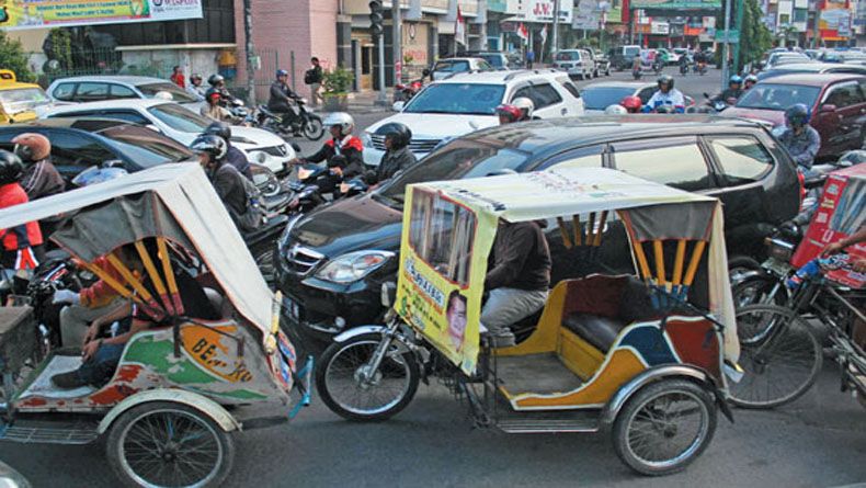 Cegah Macet, POM AU Terapkan Sistem Stiker di Jalan Adisutjipto Medan