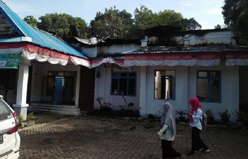 title Kantor Dinas Pemberdayaan Desa Pemkab Mandailing Natal Ludes Terbakar Kantor Dinas Pemberdayaan Desa Pemkab Mandailing Natal Ludes Terbakar