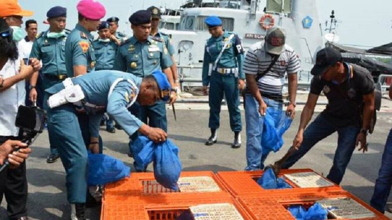 title TNI AL Amankan Speedboat Selundupkan 150 Kg Sabu dari Penang ke Aceh TNI AL Amankan Speedboat Selundupkan 150 Kg Sabu dari Penang ke Aceh