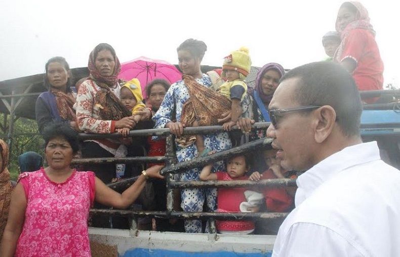 Dikunjungi Arya Sinulingga, Warga Cerumbu di Karo Curhat soal Listrik