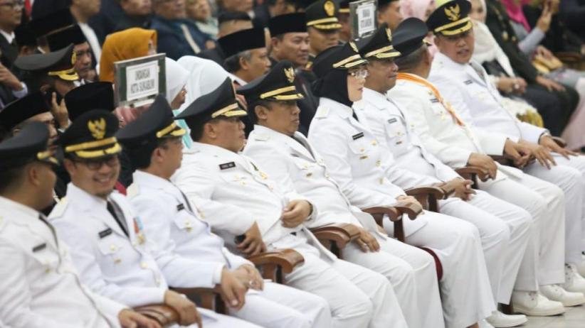 Hamil 2 Bulan, Bupati Purwakarta Khidmat Ikuti Prosesi Pelantikan