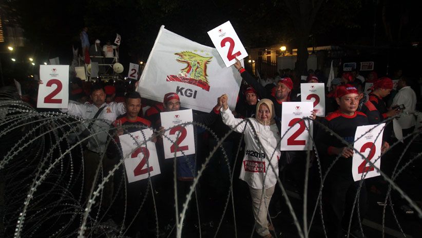 Aksi Damai Pendukung Kedua Pasangan Capres-Cawapres di KPU - Bagian 2