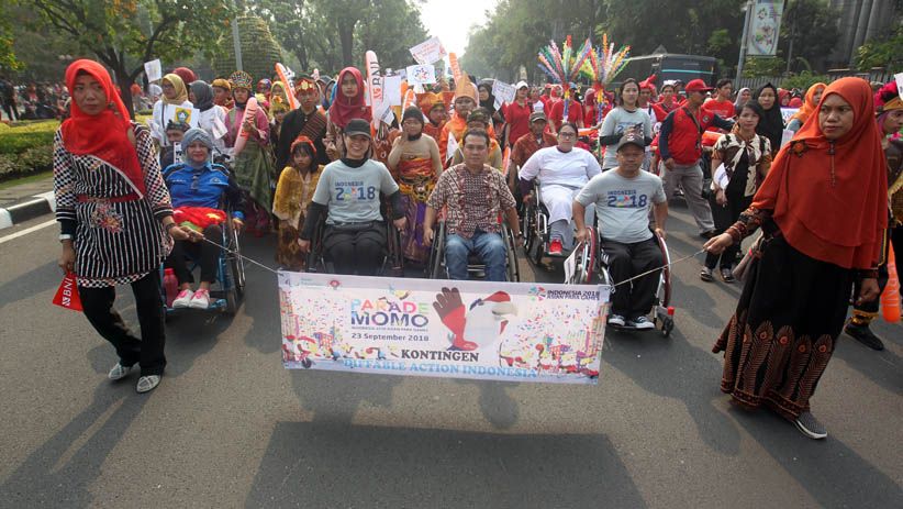 Parade Balon Raksasa Momo, Maskot Asian Para Games 2018 - Bagian 4