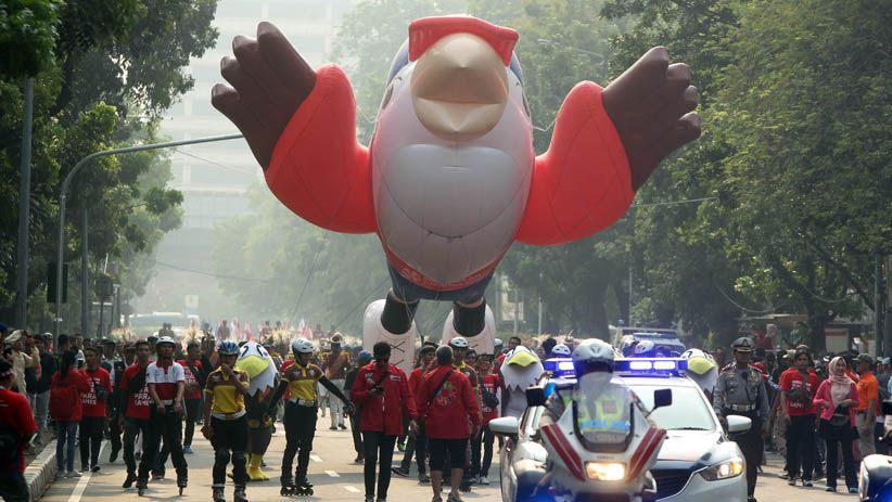 Parade Balon Raksasa Momo, Maskot Asian Para Games 2018 - Bagian 3