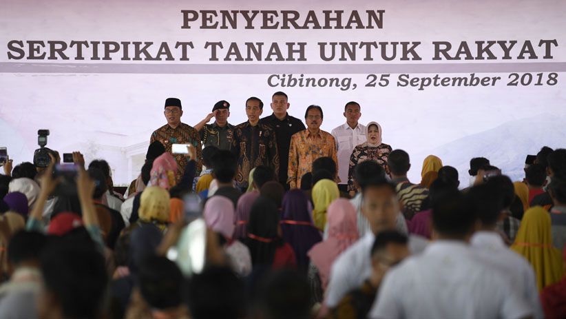 Presiden Jokowi Serahkan 7.000 Sertifikat Tanah untuk Masyarakat Bogor
