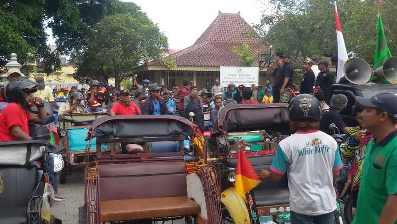 Minta Legalitas dan Lahan Mangkal, Pengemudi Betor di Yogyakarta Demo