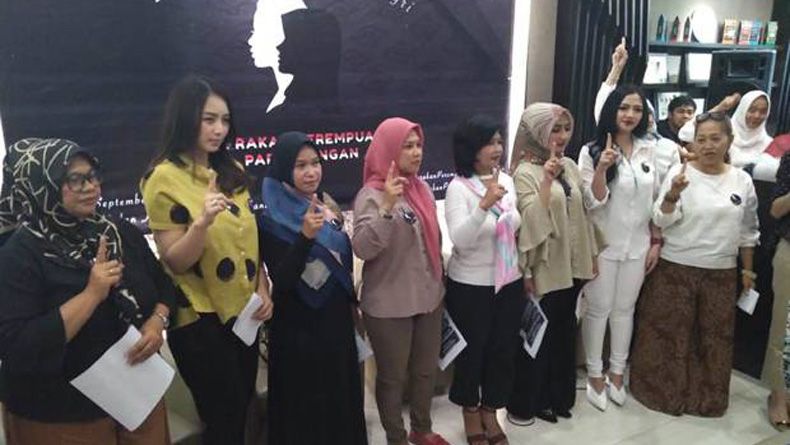 Emak-Emak Cantik di Bandung Siap Menangkan Jokowi-Ma'ruf Amin