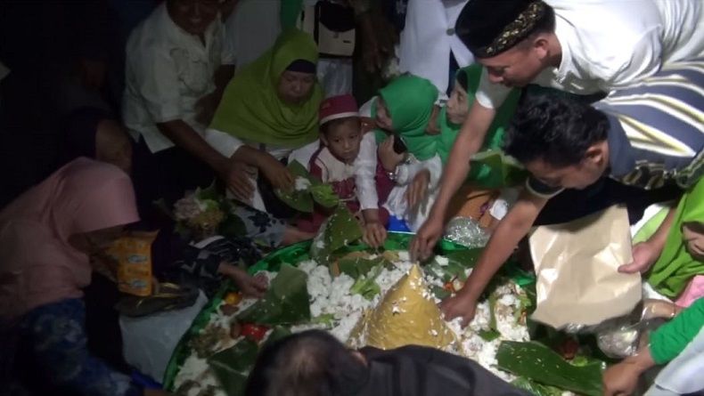 Pesta 1.000 Tumpeng di Acara Syukuran Pelantikan Bupati Jombang Ricuh
