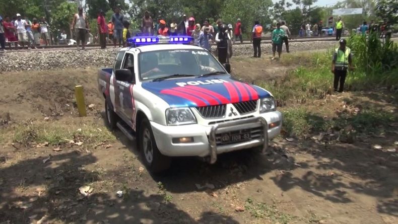 Tragis, Pemotor Tewas Tertabrak Kereta Api Saat Hendak Daftar Umrah