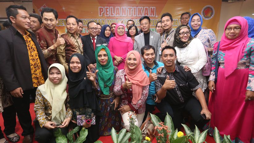 Khofifah Dorong Pengusaha Perkuat UMKM Berbasis Ekonomi Digital - Bagian 4