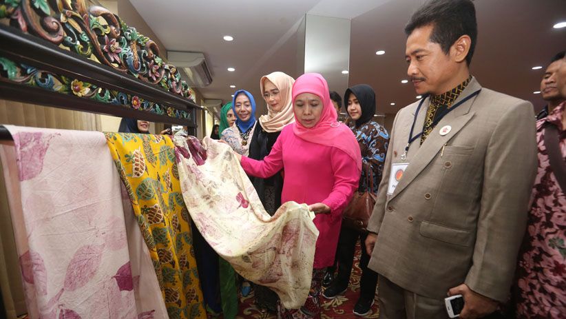 Khofifah Dorong Pengusaha Perkuat UMKM Berbasis Ekonomi Digital - Bagian 1