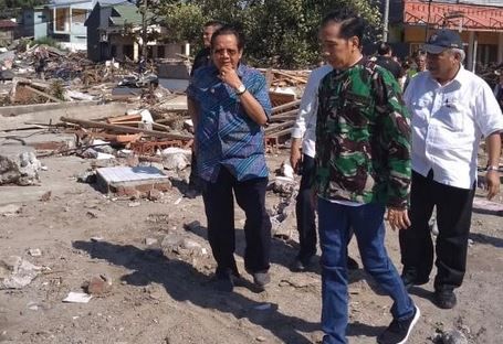 Kenakan Jaket Loreng di Palu, Jokowi Beri Semangat ke Prajurit TNI