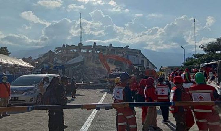 Lewat SMS, Pasutri Ini Kabarkan Terjebak di Kamar 317 Hotel Roa Roa