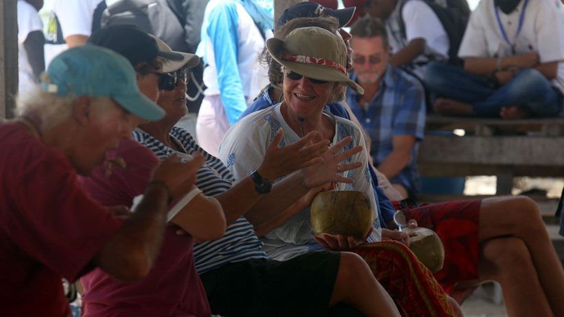 Peserta Wonderful Sail Indonesia Menikmati Keindahan Pulau Noko Bawean Peserta Wonderful Sail Indonesia Menikmati Keindahan Pulau Noko Bawean