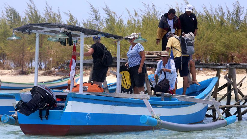 Peserta Wonderful Sail Indonesia Menikmati Keindahan Pulau Noko Bawean Peserta Wonderful Sail Indonesia Menikmati Keindahan Pulau Noko Bawean