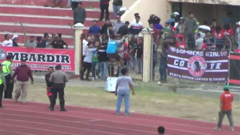 Kecewa Timnya Bermain Imbang, Suporter Persik Kendal Bikin Ulah