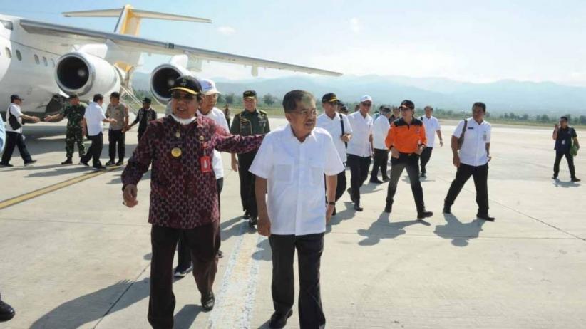 title Wapres Jusuf Kalla Tiba di Palu Kunjungi Korban Gempa Wapres Jusuf Kalla Tiba di Palu Kunjungi Korban Gempa