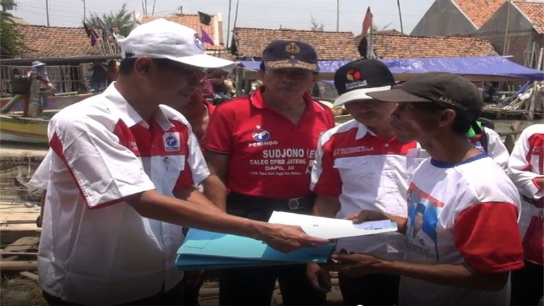 Perindo Berikan Sertifikat Badan Hukum untuk Kelompok Nelayan Brebes