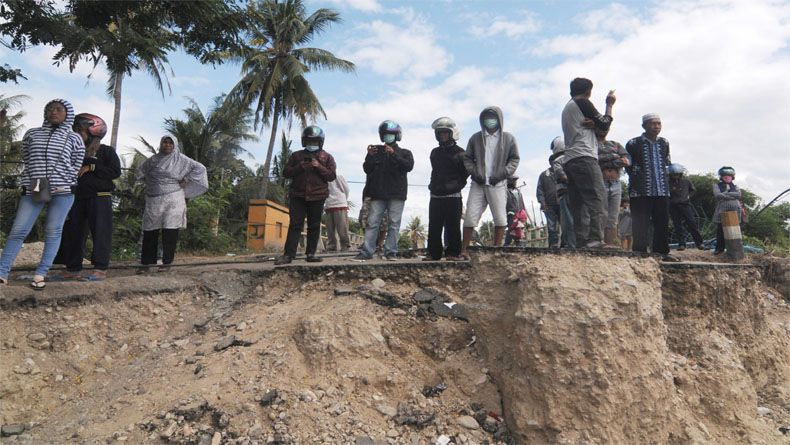 Gempa Susulan 5,2 SR Putuskan Jalan Utama di Sigi, 2 Desa Terisolasi