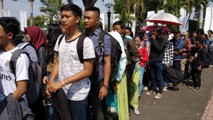 Antusiasme Masyarakat Ikut Audisi Rising Star Season 3 di Kota Surabaya - Bagian 6