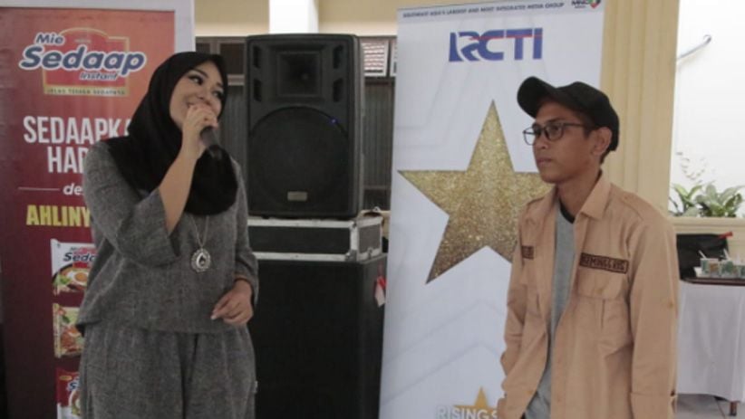 Antusiasme Masyarakat Ikut Audisi Rising Star Season 3 di Kota Surabaya - Bagian 8