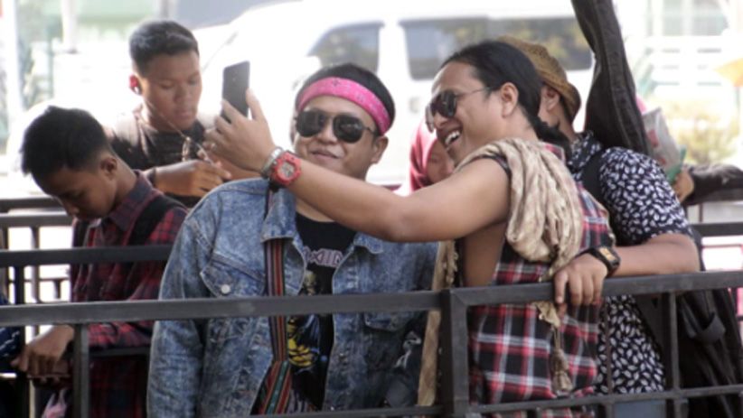 Antusiasme Masyarakat Ikut Audisi Rising Star Season 3 di Kota Surabaya - Bagian 9