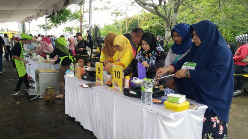 Lomba Memasak Mie Tiauw Curi Perhatian di FPL Pontianak