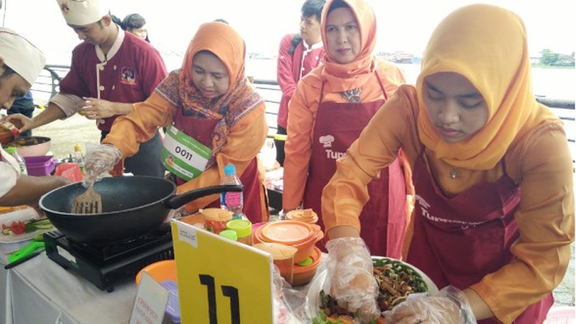 Lomba Memasak Mie Tiauw Curi Perhatian di FPL Pontianak