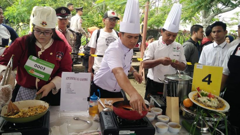 Lomba Memasak Mie Tiauw Curi Perhatian di FPL Pontianak