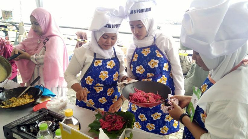 Lomba Memasak Mie Tiauw Curi Perhatian di FPL Pontianak
