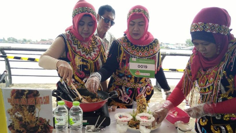 Lomba Memasak Mie Tiauw Curi Perhatian di FPL Pontianak - Bagian 2
