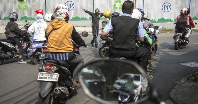 Ikut Atur Buka Tutup Jalan di Bandung dan Minta Uang, Pak Ogah Ditangkap Polisi
