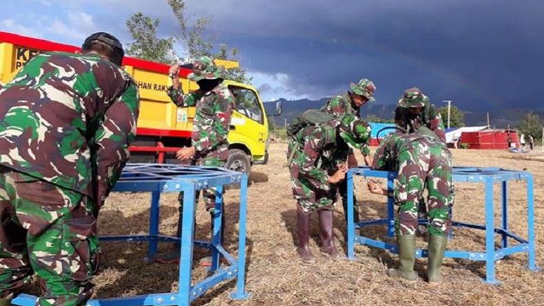 TNI Dirikan Tenda Hunian Sementara bagi Ratusan Pengungsi di Sigi