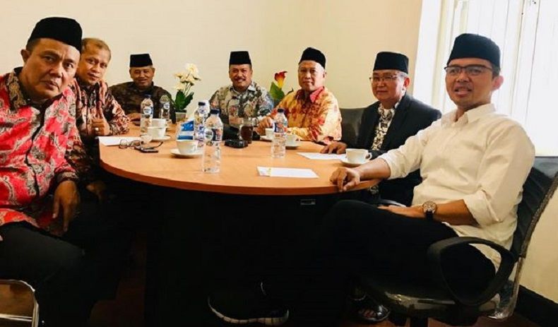 title Sambangi Rumah Aspirasi, Tokoh Pesantren Jabar Dukung Jokowi-Ma'ruf Sambangi Rumah Aspirasi, Tokoh Pesantren Jabar Dukung Jokowi-Ma'ruf