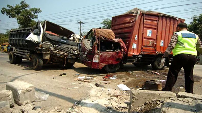 Kecelakaan Beruntun di Jalur Pantura Tegal, 2 Tewas dan 3 Luka-Luka