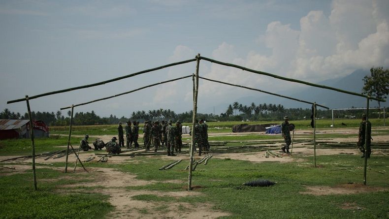 TNI Dirikan Tenda Kelas Darurat bagi Siswa SD di Desa Karawana Sigi