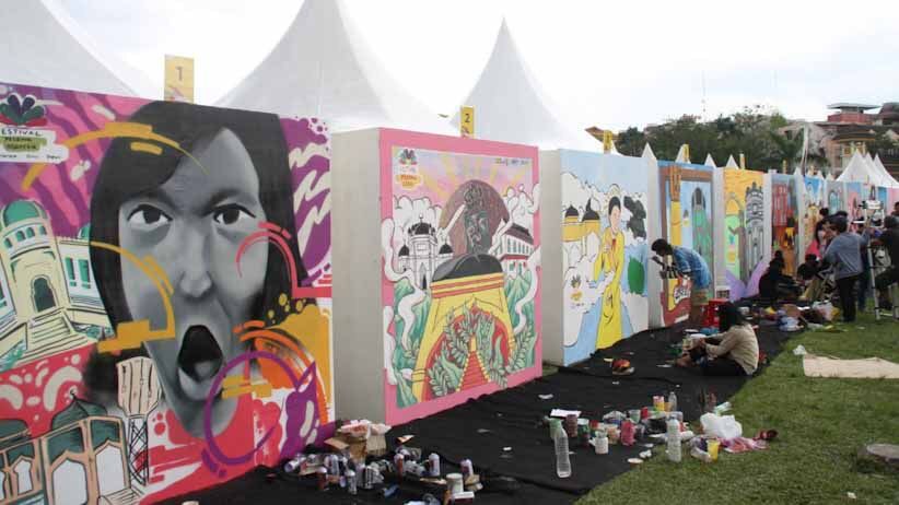 Puluhan Seniman Medan Adu Kreativitas di Lomba Mural Festival Pesona Lokal Puluhan Seniman Medan Adu Kreativitas di Lomba Mural Festival Pesona Lokal