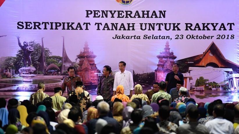 Presiden Jokowi Bagikan 5.000 Sertifikat Tanah untuk Warga Jakarta Selatan - Bagian 2
