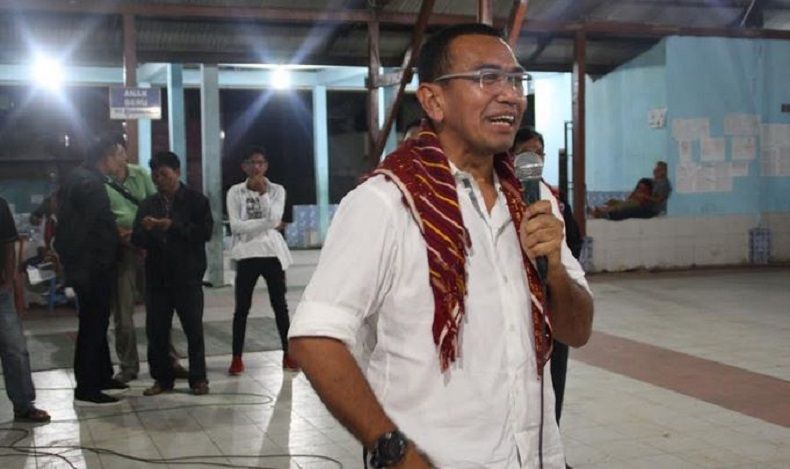 title Pemangku Adat Desa Batu Karang Deklarasi Dukung Arya Sinulingga ke DPR Pemangku Adat Desa Batu Karang Deklarasi Dukung Arya Sinulingga ke DPR