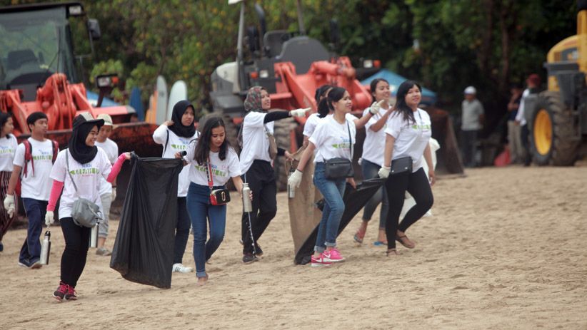 Atasi Sampah Acara Tahun Baru di Bali, Pemprov Siagakan 600 Tenaga Kebersihan dan 40 Truk