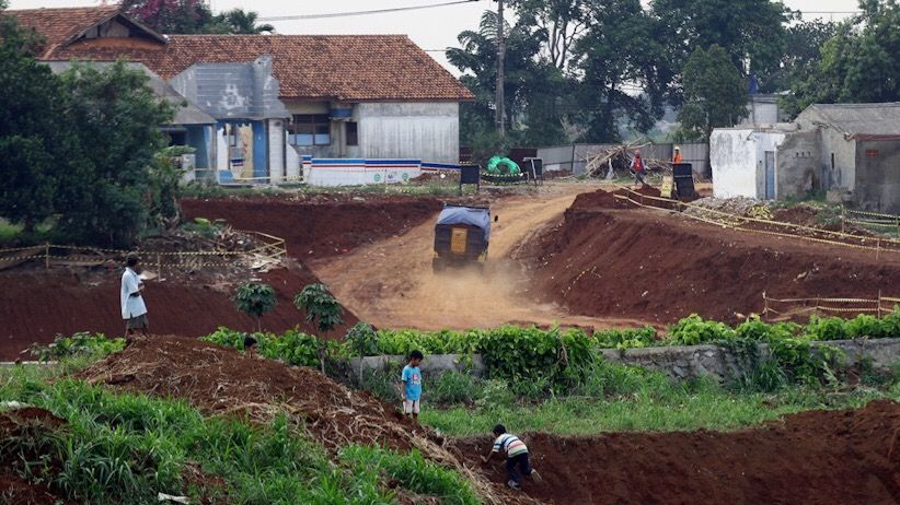 Pembangunan Jalan Tol Serpong-Cinere Terkendala Pembebasan Lahan - Bagian 1