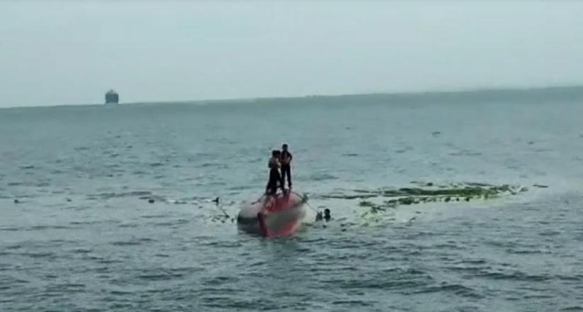 Kapal Kargo Angkut Kelapa Muda Tenggelam di Perairan Takong Kepri
