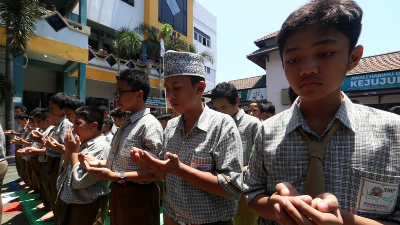 Pelajar di Surabaya Gelar Salat Gaib Doakan Korban Lion Air JT 610