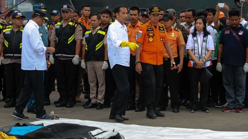 Presiden Jokowi Tinjau Posko Evakuasi Kecelakaan Lion Air  - Bagian 5